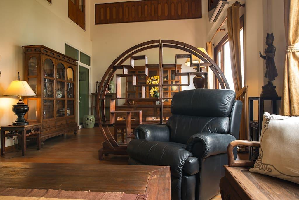 Artisan'S Antique House - Silom Villa กรุงเทพมหานคร ภายนอก รูปภาพ